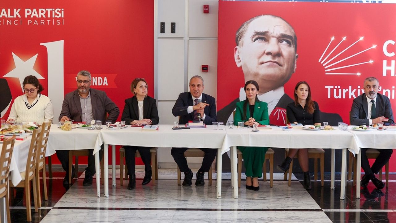 CHP'nin Eğitim Çalışmaları ve Demokratik Duruşu