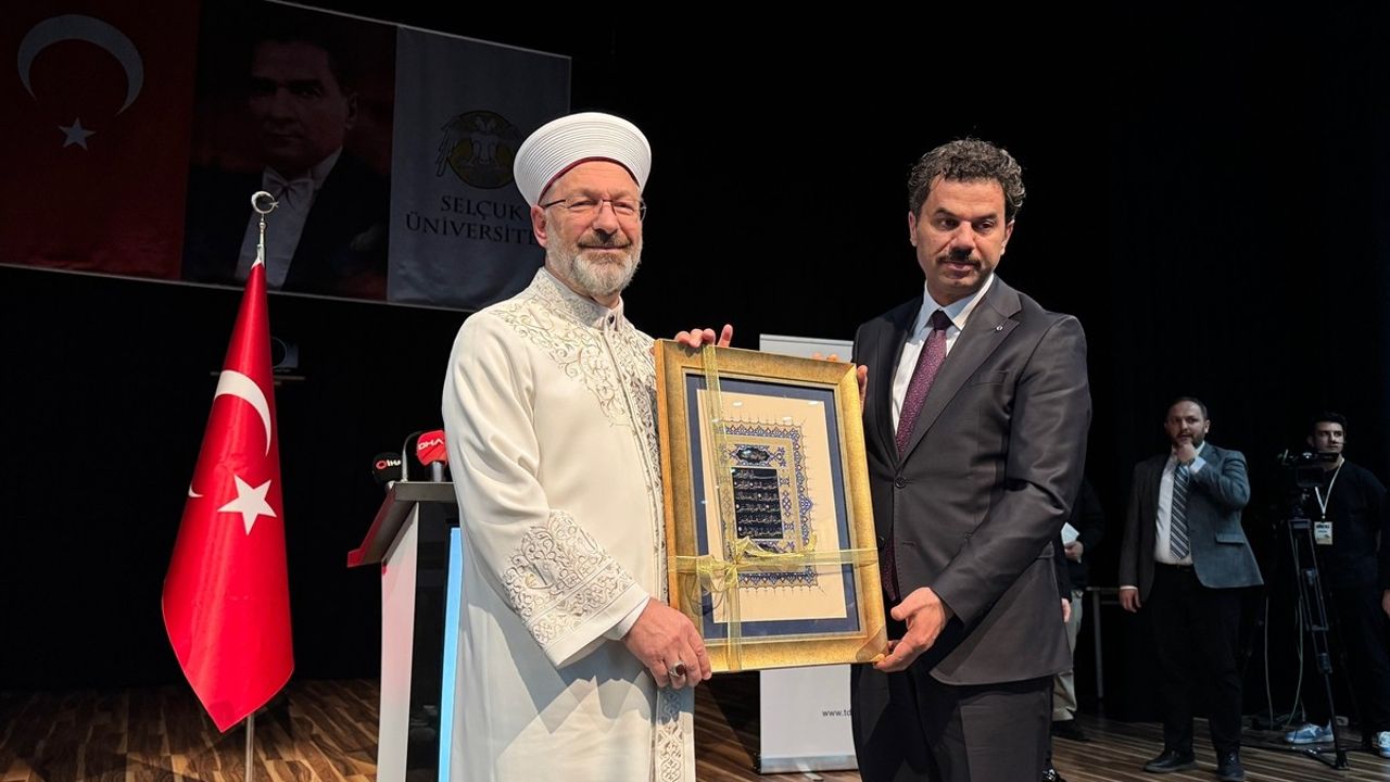 Diyanet İşleri Başkanı Ali Erbaş, İnanç ve Ahlak Üzerine Konuştu