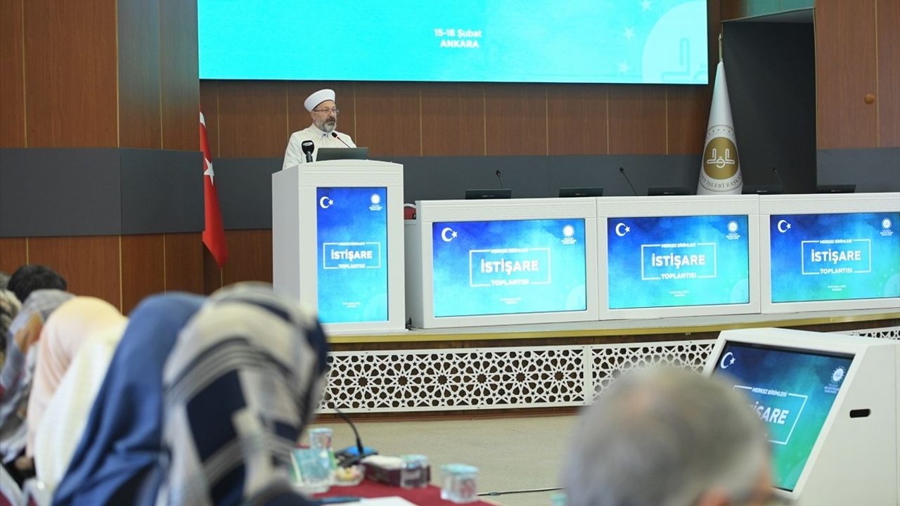 Diyanet İşleri Başkanı Erbaş, Hizmetleri Değerlendirdi