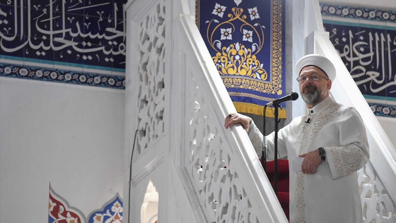 Diyanet İşleri Başkanı Erbaş'ın Cuma Hutbesi: Ramazan ve İhtiyaç Sahiplerine Destek Çağrısı