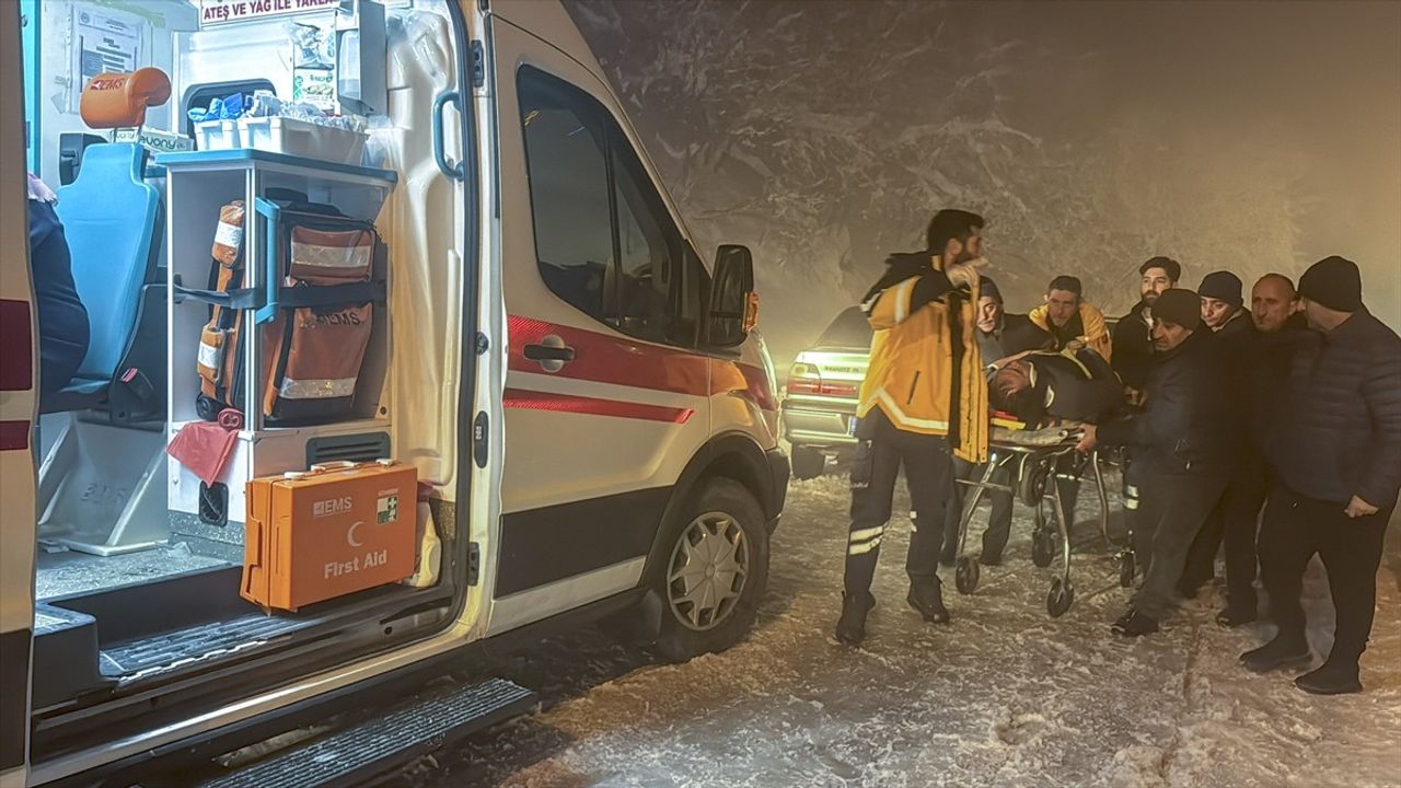 Düzce'de Trafik Kazası: 5 Yaralı