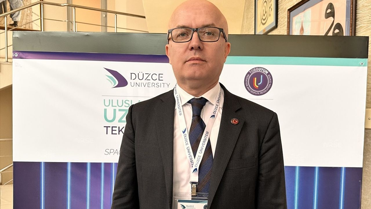 Düzce'de Uzay Hukuku ve Teknolojileri Sempozyumu Başladı