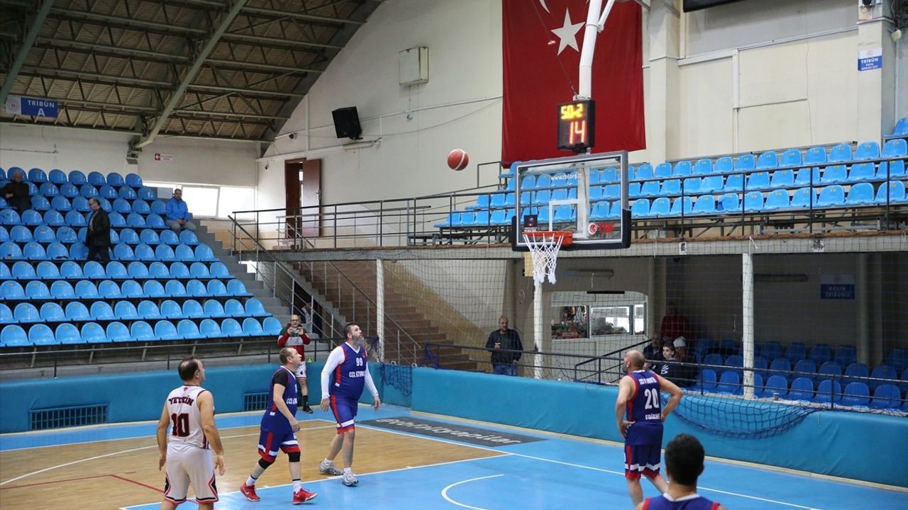 Edirne'de Uluslararası Veteran Basketbol Turnuvası Tamamlandı