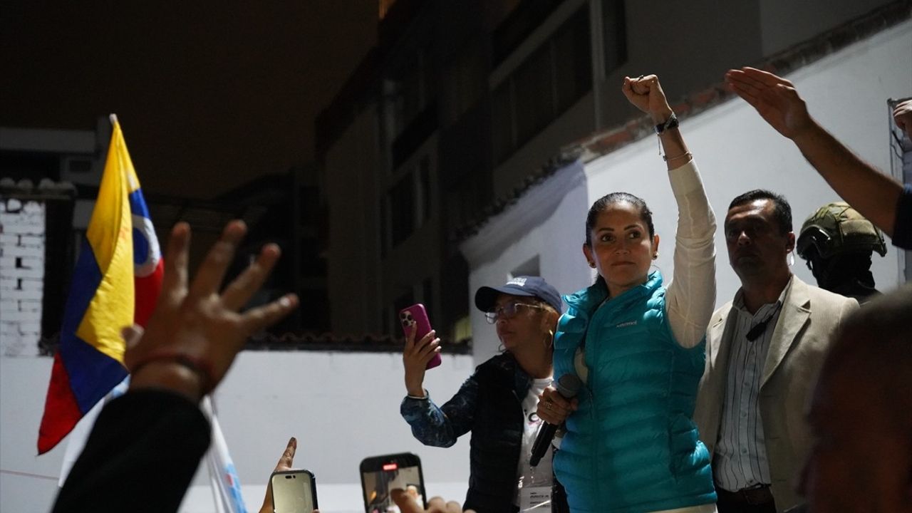 Ekvador'da Başkanlık Seçiminde Noboa Önde Gidiyor