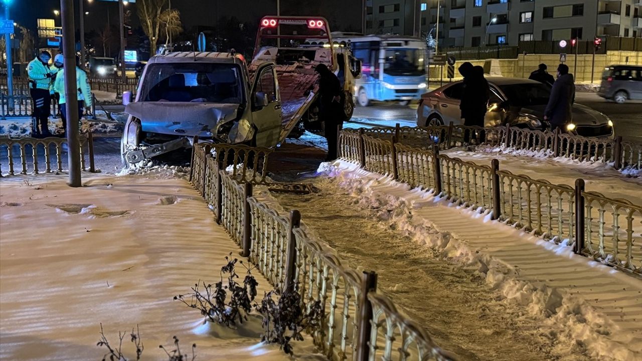 Erzurum'da Trafik Kazası: 7 Yaralı
