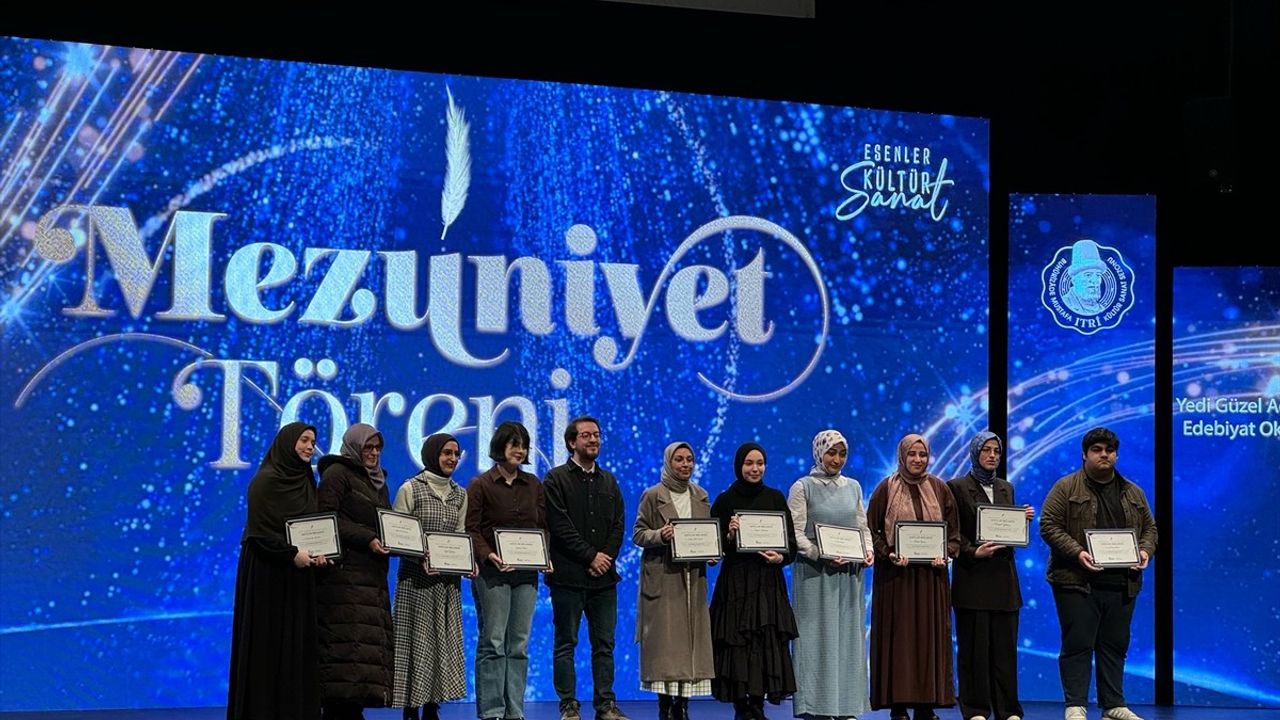 Esenler'de Mezuniyet Töreni: Dergicilik ve Edebiyat Eğitimi Tamamlandı