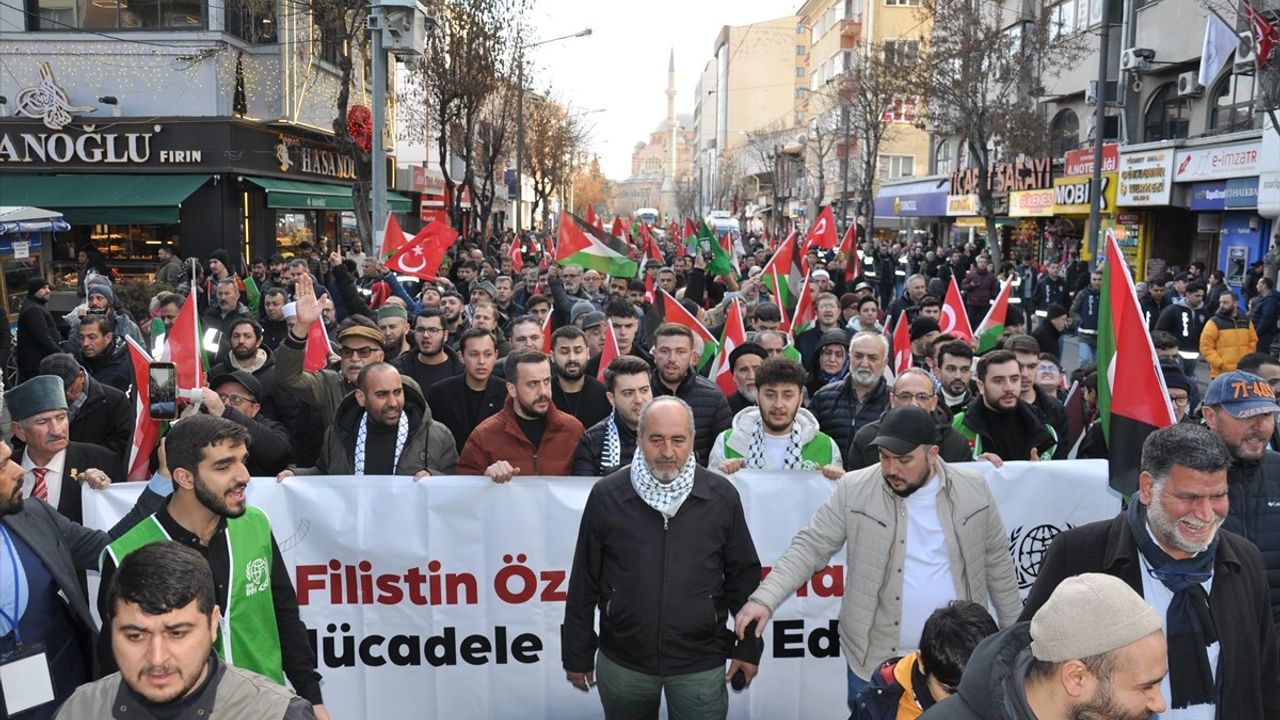 Eskişehir'de Trump'a Tepki Gösterildi