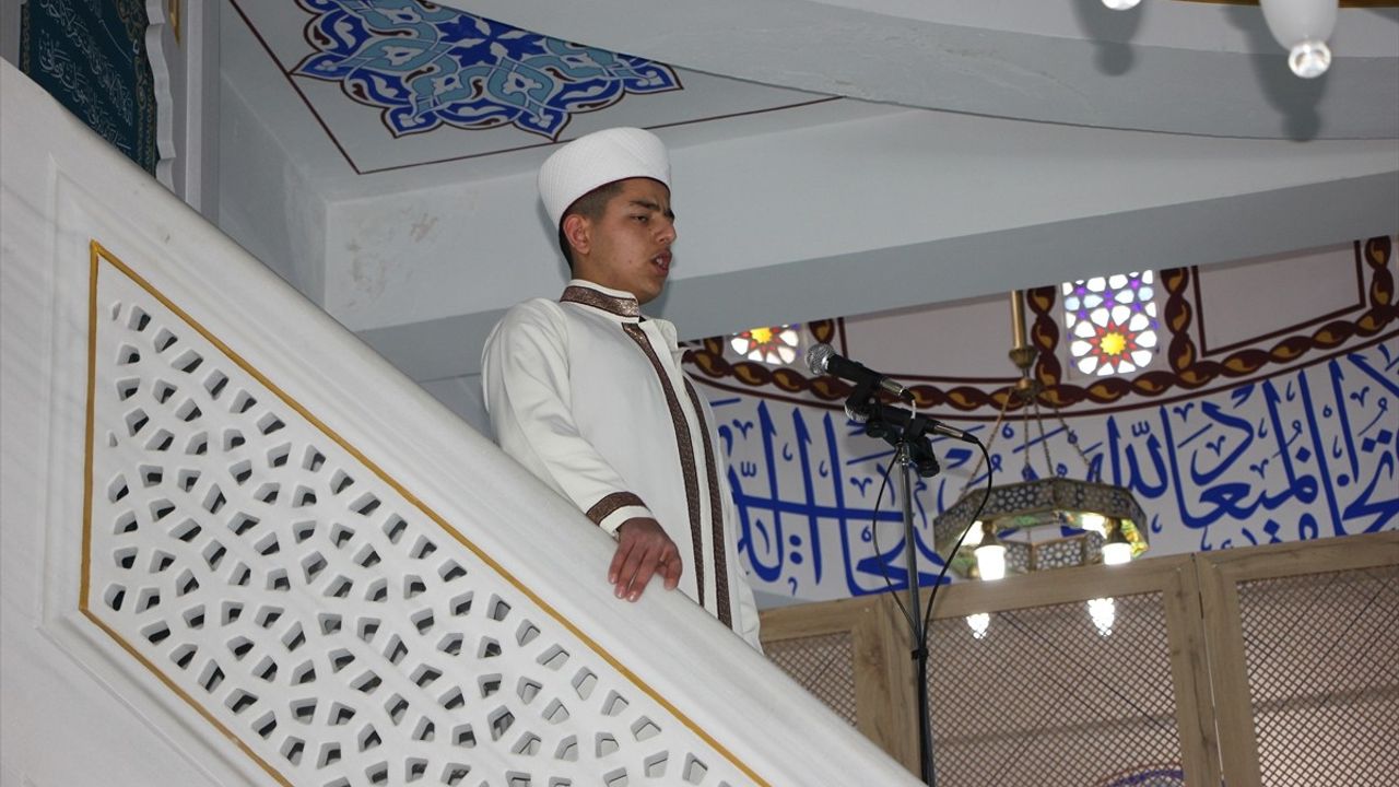 Hakkari'de Genç Hatipler Hutbe Okuma Yarışması Finali Gerçekleşti