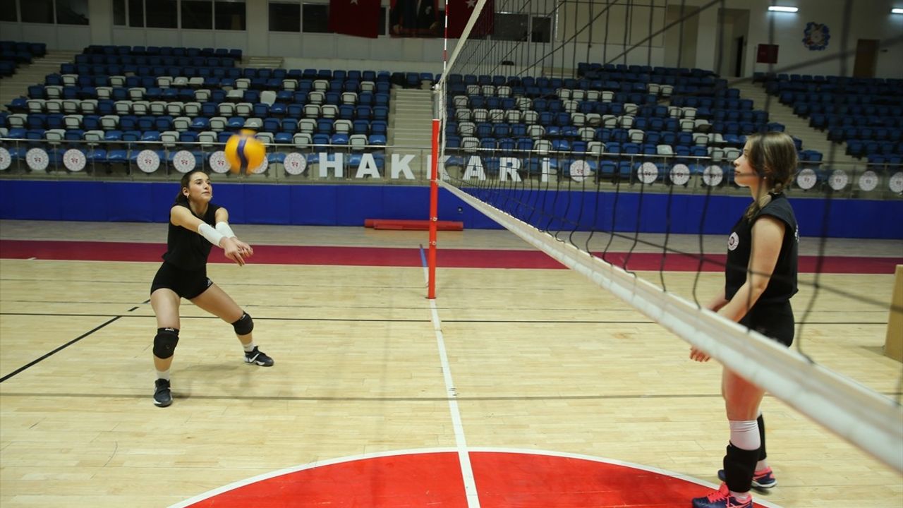 Hakkari'nin Kadın Voleybol Takımı 1. Lig Hedefliyor