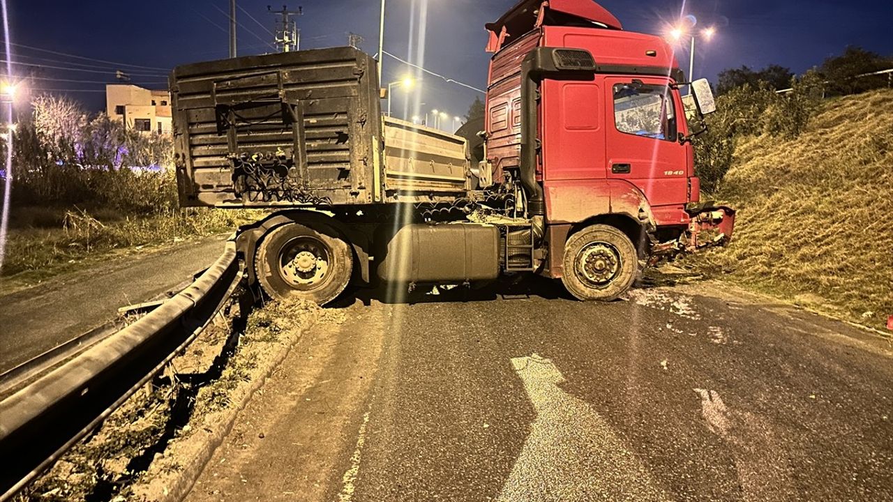 Hatay'da Tır ve Otomobil Çarpıştı: 1 Yaralı