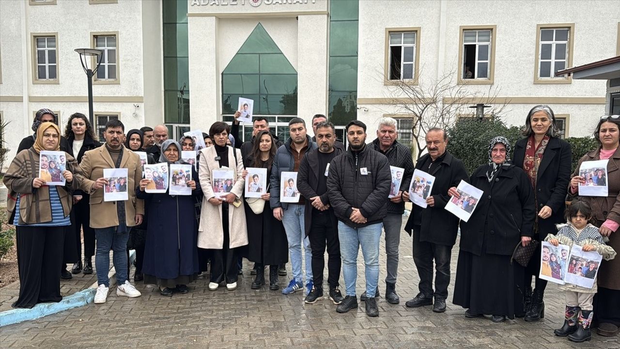 Hatay'da Yağmur Apartmanı'nın Yıkılmasına Dair Yargılama Başladı