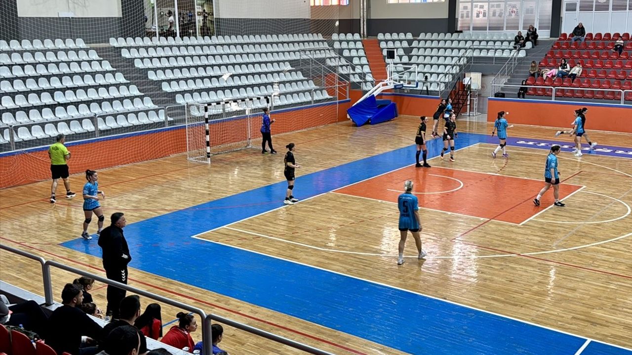 Hentbol Kadınlar Süper Lig'de Kırşehir Belediyespor'un Yenilgisi