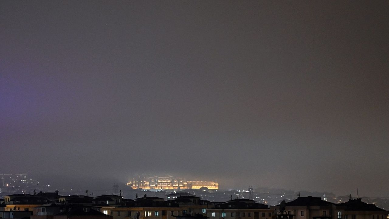 İstanbul'da Görüş Mesafesini Düşüren Sis Etkili