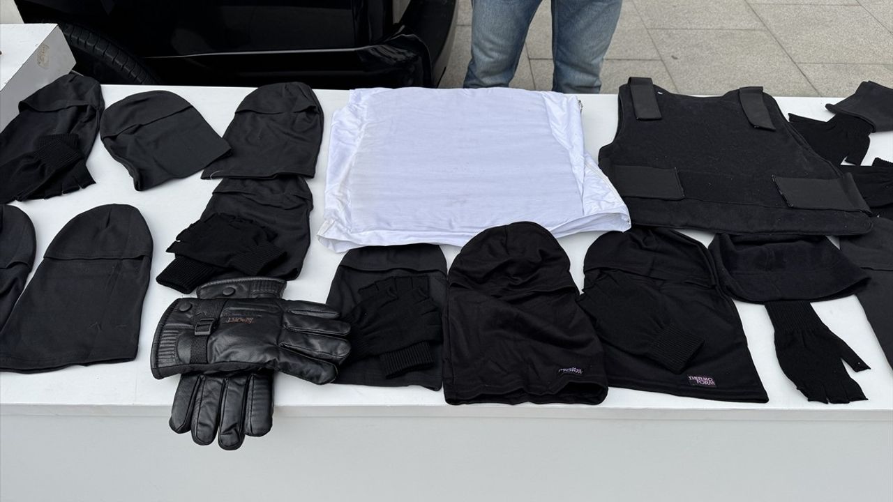 İstanbul'da Suç Örgütlerine Yönelik Operasyon: 54 Tutuklama