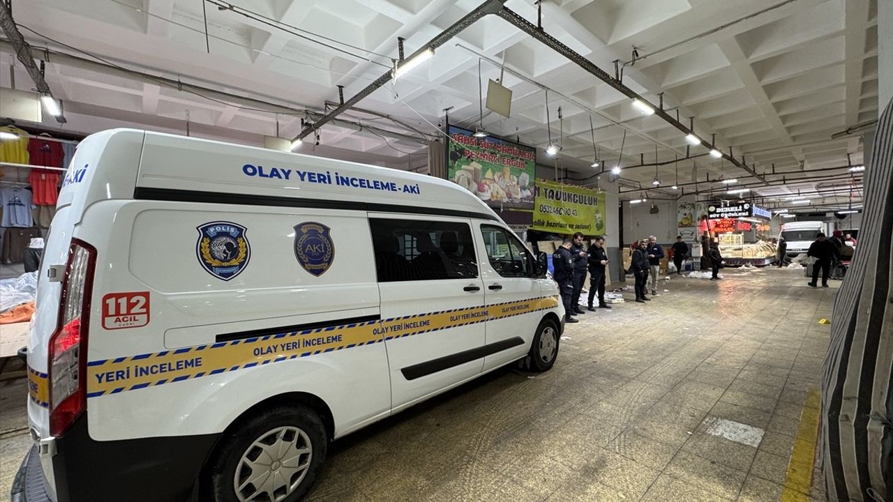 İzmir'de Pazarcılar Arasında Kavga: 8 Gözaltı