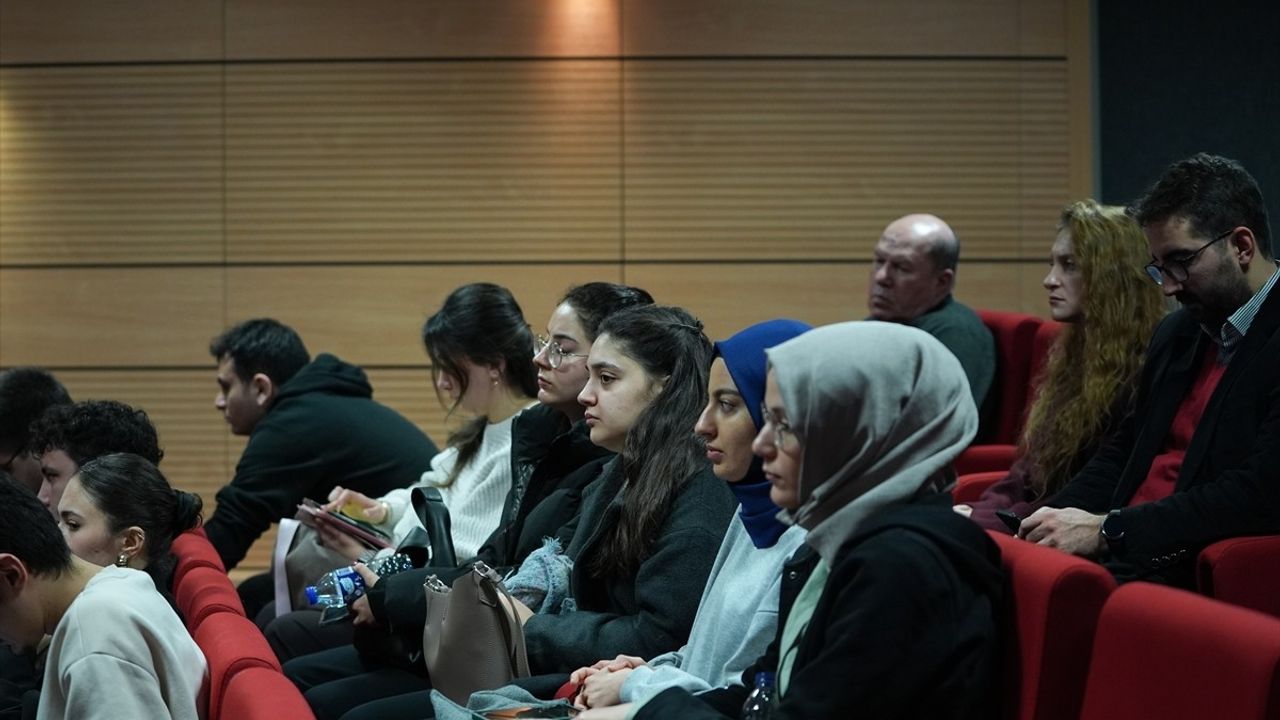 Kadınların İş Gücündeki Rolü ve Eşitlik Mücadelesi