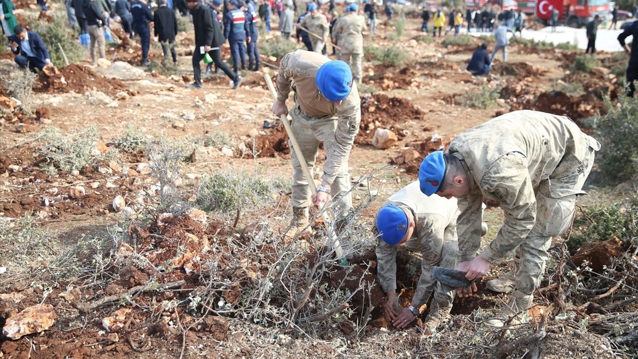 Kahramanmaraş'ta Fidanlarla Anma Etkinliği Düzenlendi