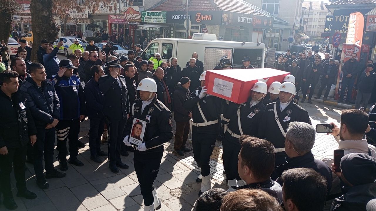 Karatay'da Trafik Kazasında Şehit Olan Polis Memuru Onur Şirin Isparta'da Defnedildi