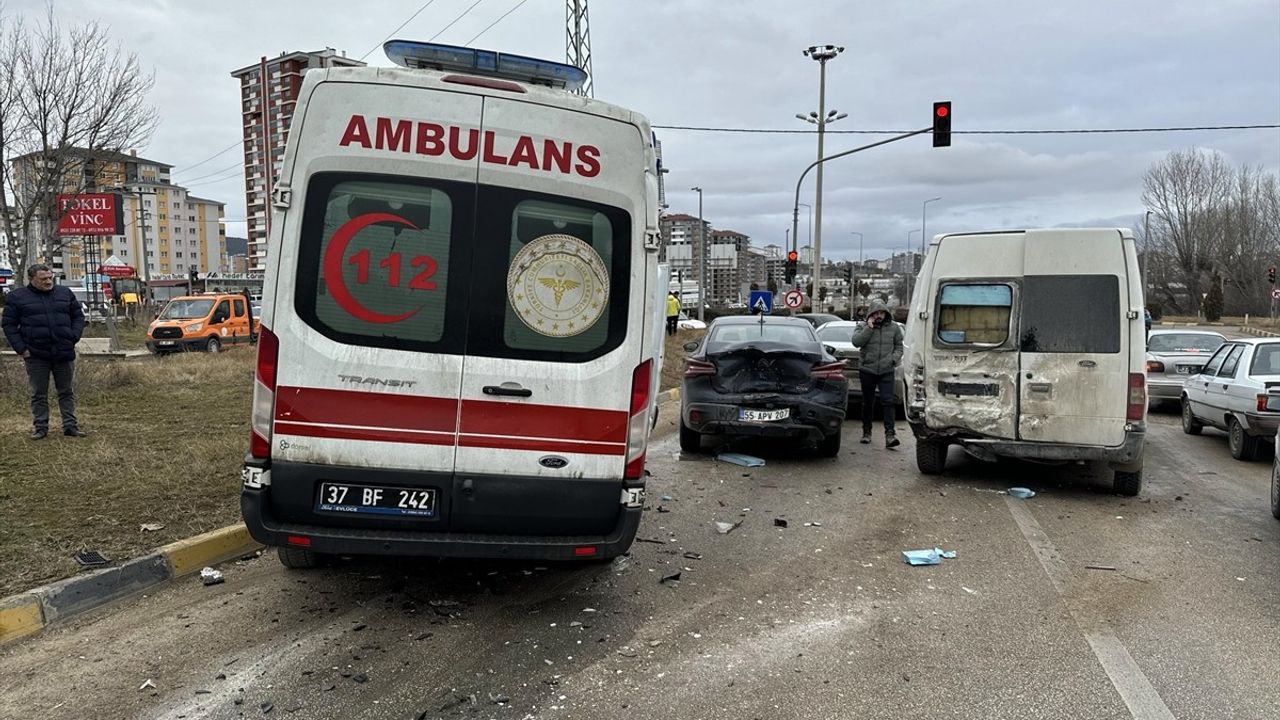 Kastamonu'da 7 Araçlı Zincirleme Trafik Kazası: 1 Yaralı