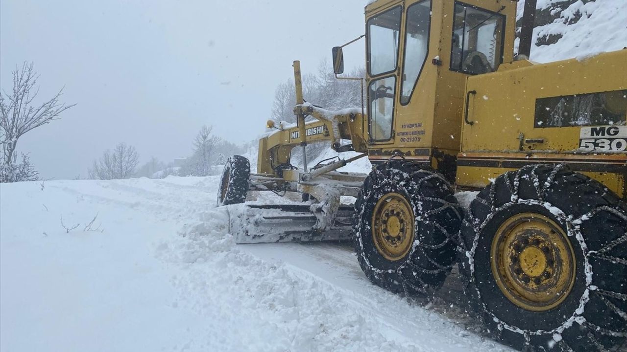 Kastamonu'da Cenaze İçin Kapanan Köy Yolu Yeniden Açıldı