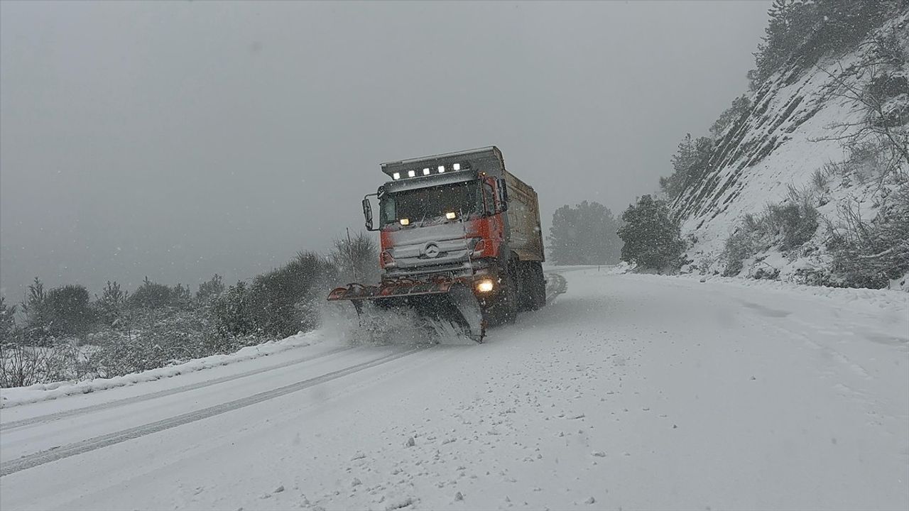 Kastamonu'da Kar Yağışı Devam Ediyor