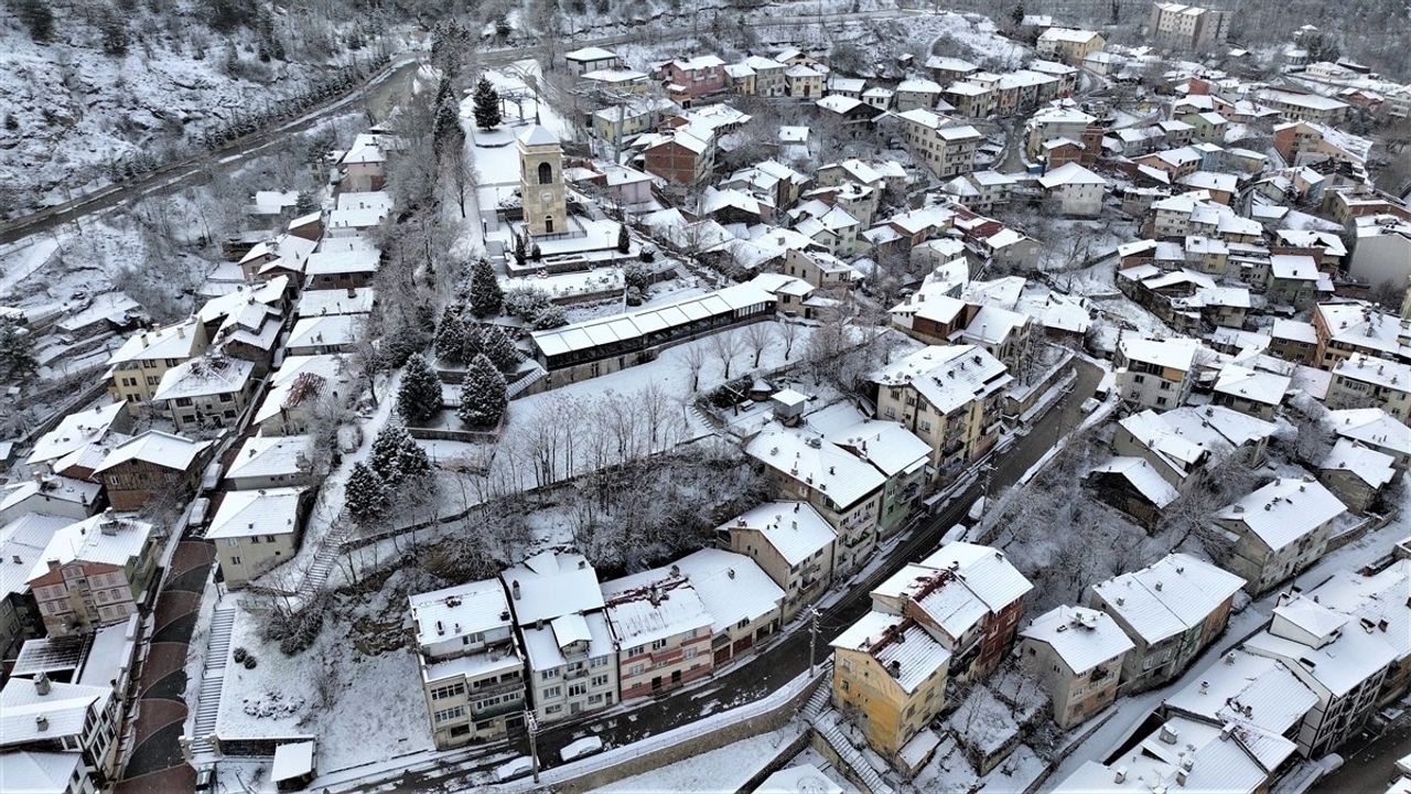 Kastamonu'da Kar Yağışı Etkisini Sürdürüyor