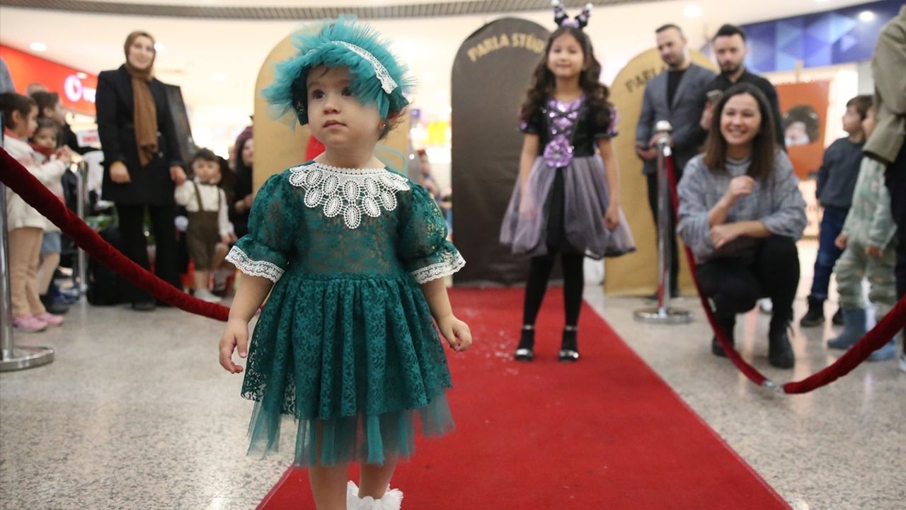 Kastamonu'da Rengarenk Bebek ve Çocuk Defilesi