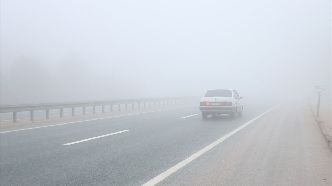 Kastamonu'da Sis Etkisini Gösteriyor