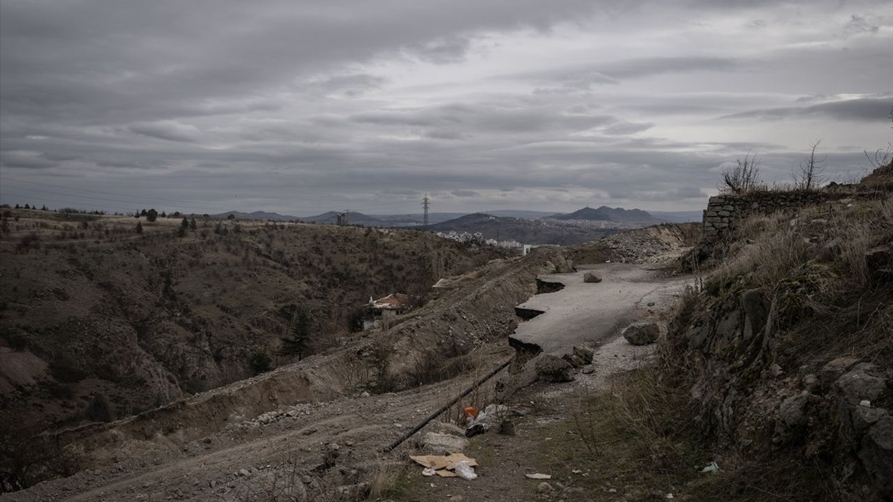 Keçiören'de Heyelan Korkusu: Mahalle Sakinleri Güvenlik İstiyor