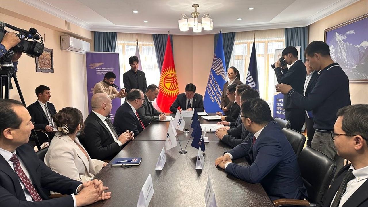 Kırgızistan'da Trans-Avrasya Demir Yolu Anlaşması İmzalandı