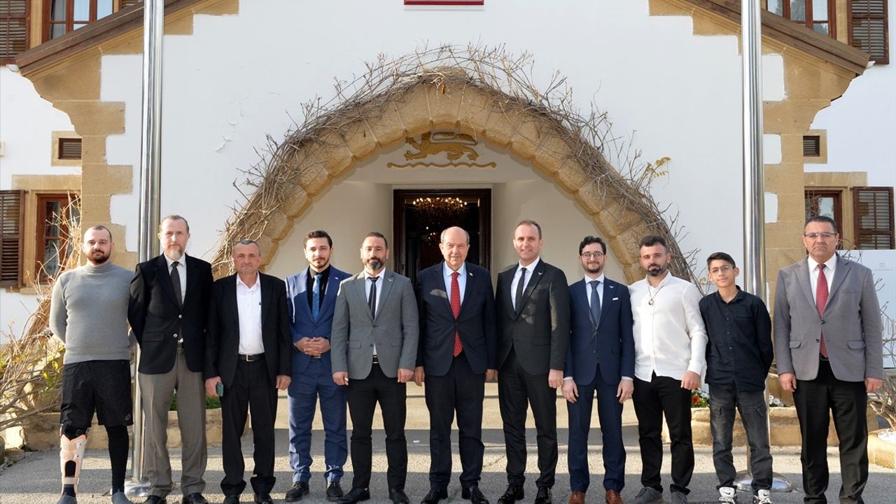 KKTC Cumhurbaşkanı Ersin Tatar, Türk Okçuluk Federasyonu Heyetini Ağırladı