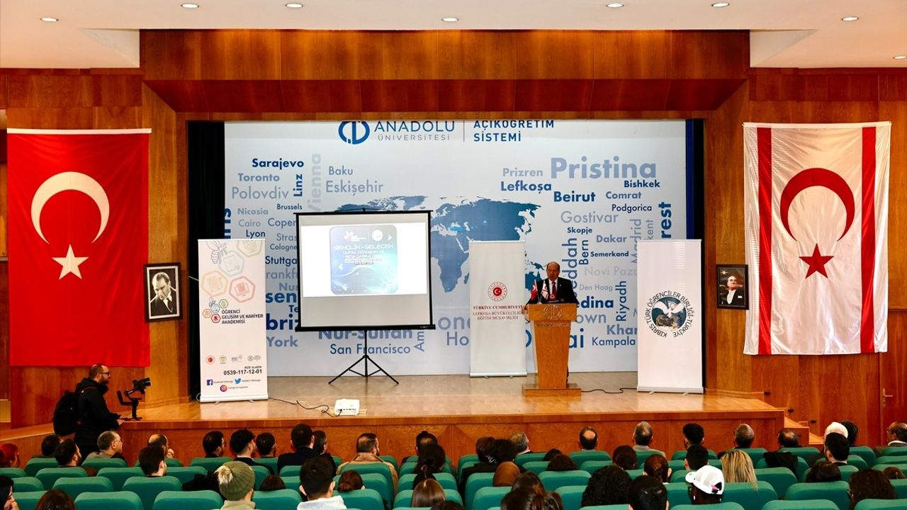 KKTC'de Gençlik ve Gelecek Kongresi Düzenlendi