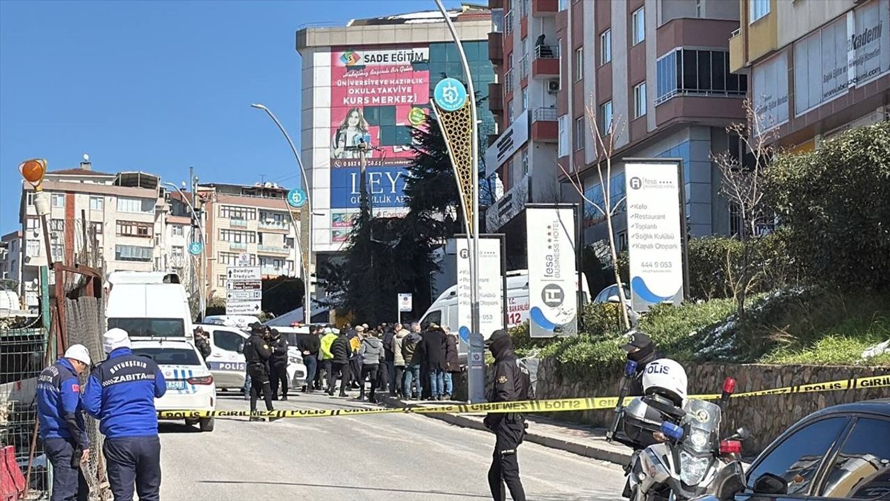 Kocaeli'de Restoran İçinde Silahlı Saldırı: Bir Kişi Hayatını Kaybetti