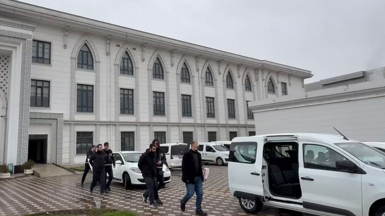 Kocaeli'de Telefon Gasbı Olayında 3 Kişi Tutuklandı