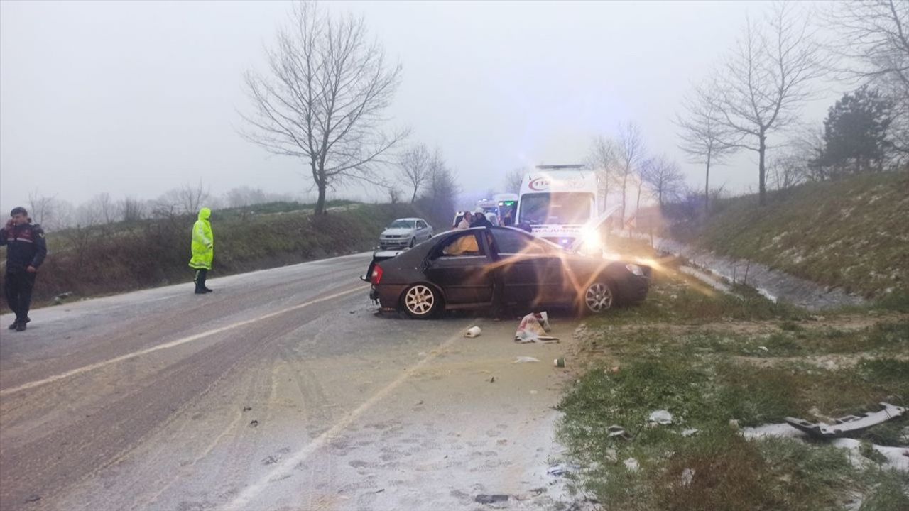 Kocaeli'de Trafik Kazası: 7 Yaralı