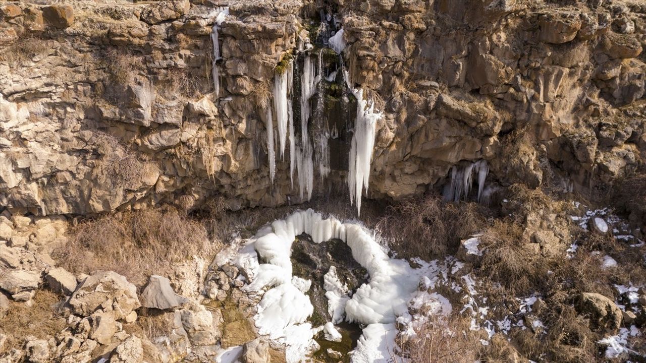 Koçköprü Kanyonu'nda Buz Sarkıtları Görüntülendi