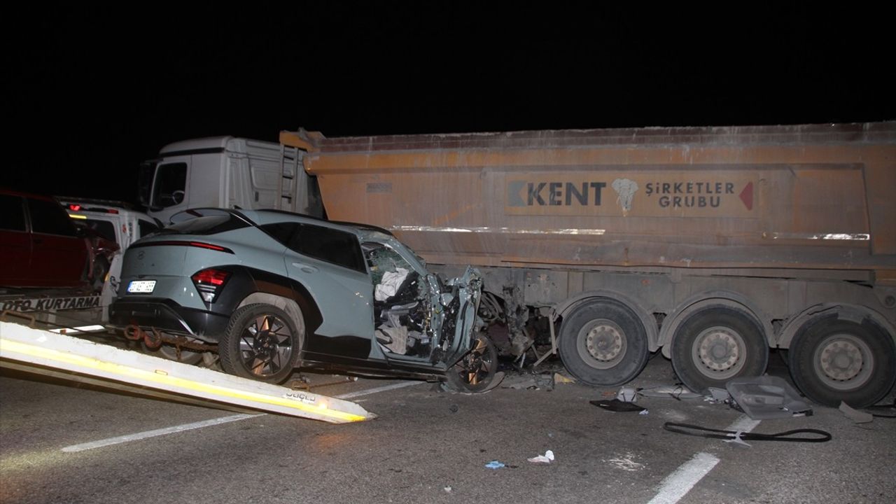 Kula'da Trafik Kazası: 1 Ölü, 4 Yaralı