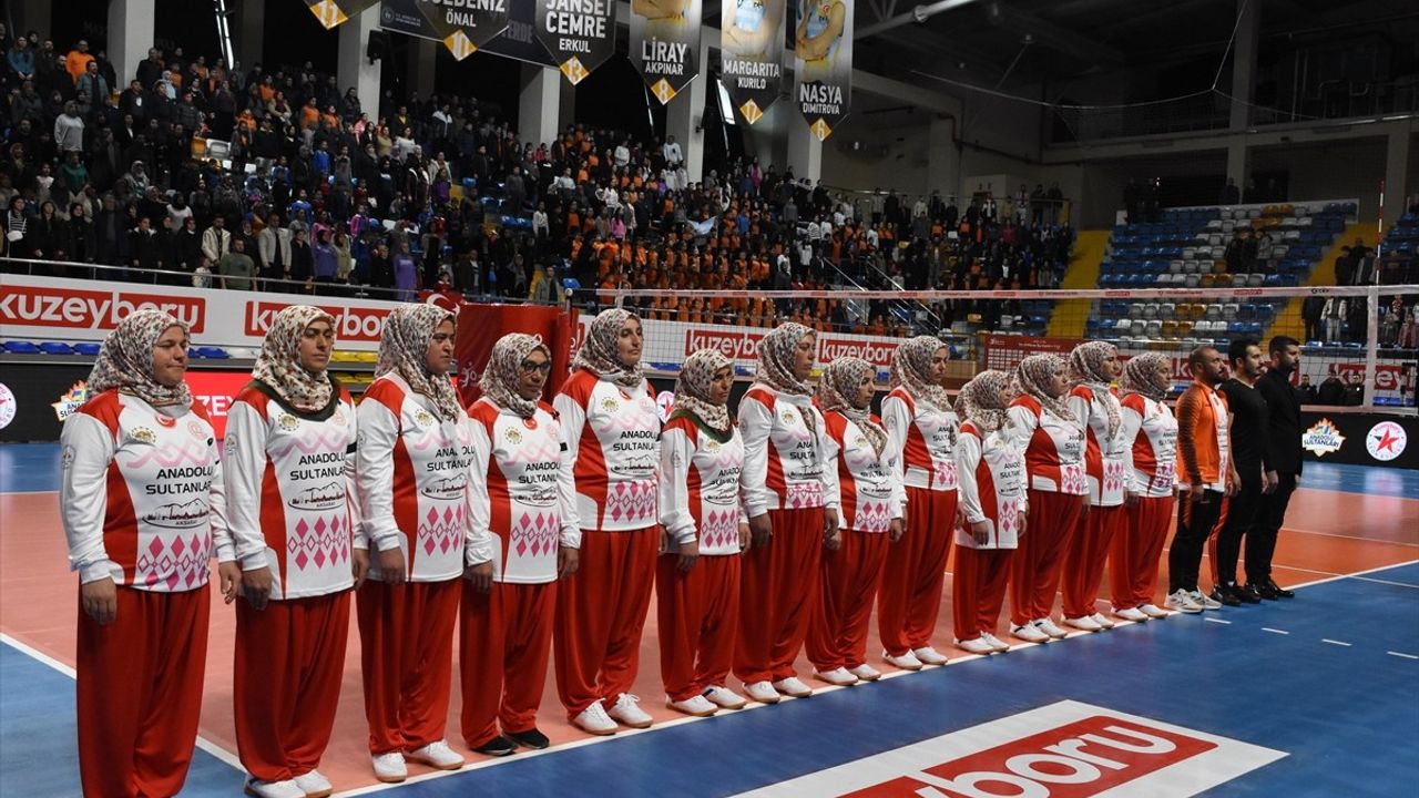 Kuzeyboru ile Anadolu Sultanları Gösteri Maçında Buluştu