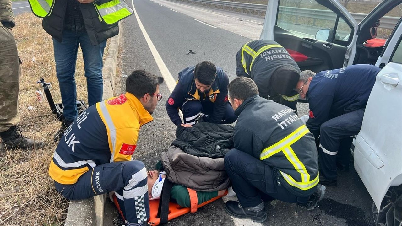 Mardin'de Trafik Kazası: 3 Yaralı