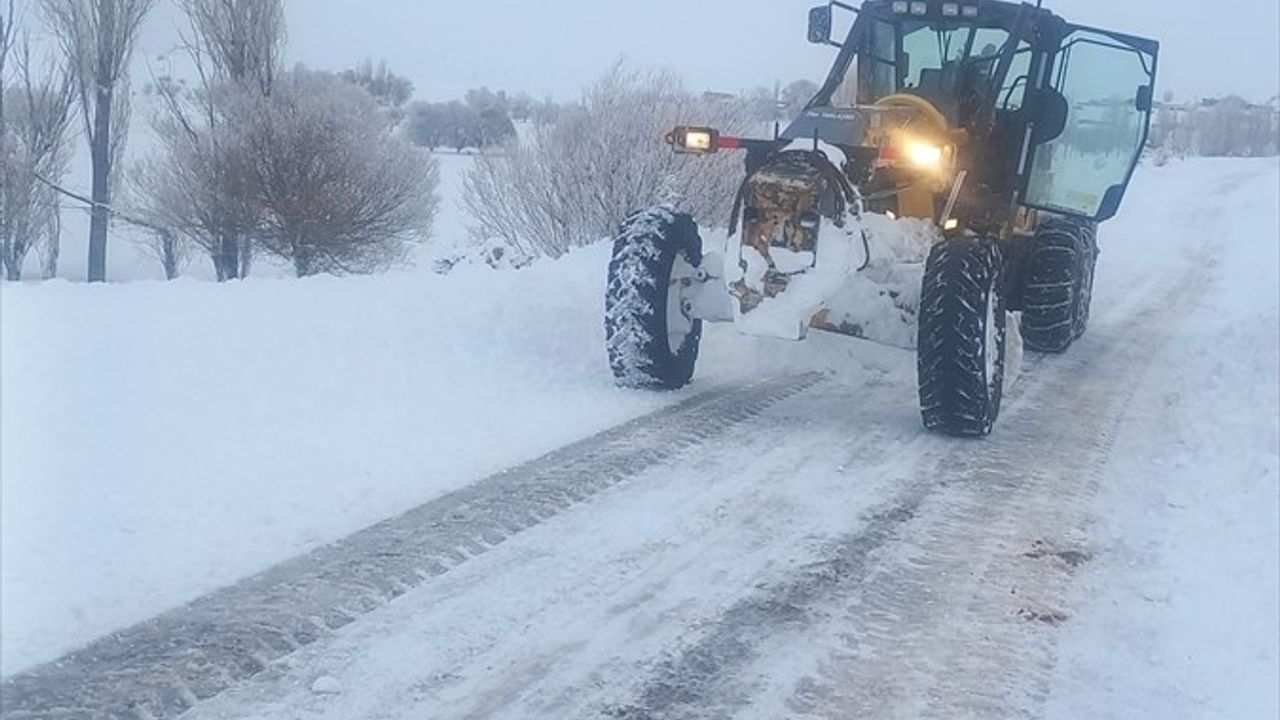 Niğde'de Kapanan 79 Köy Yolu Tekrar Ulaşıma Açıldı