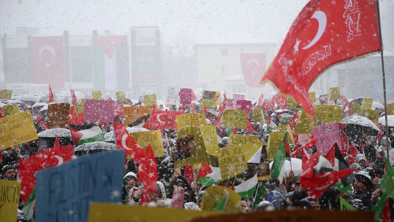 Sakarya'da Gazze İçin Destek Mitingi Düzenlendi