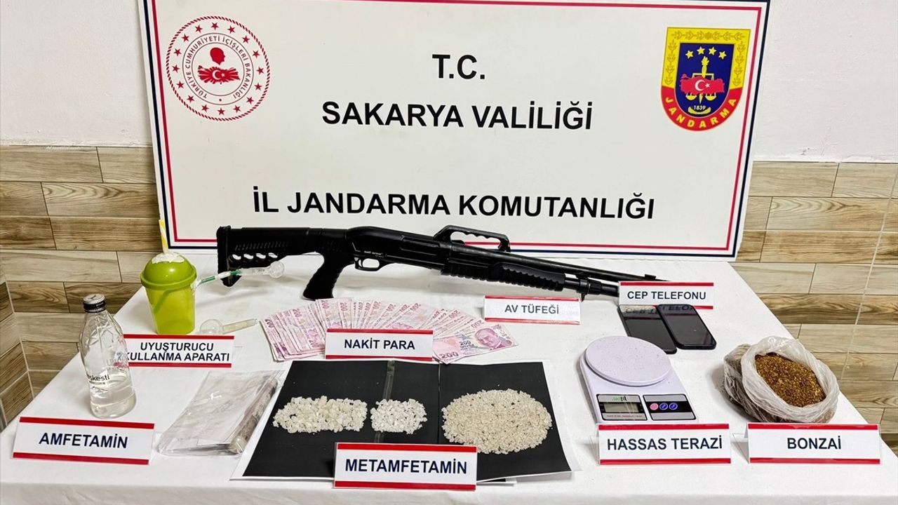 Sakarya'da Uyuşturucu Operasyonu: 2 Tutuklama