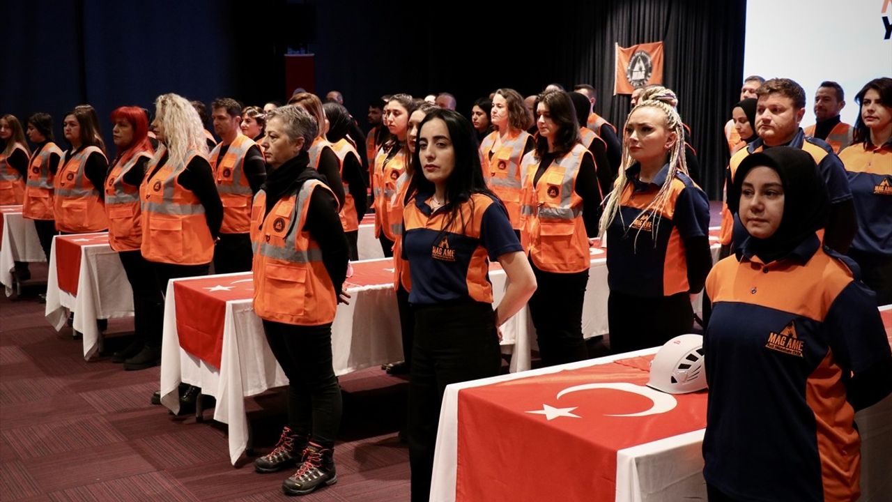 Samsun'da Deprem Şehitleri Anıldı ve Gönüllüler Yemin Etti