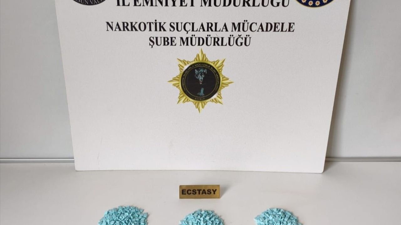 Samsun'da Uyuşturucu Operasyonu: Cips ve Bisküvi Kutularından 775 Hap Çıktı