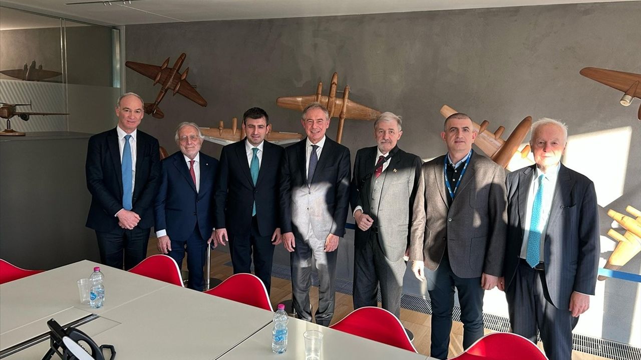 Selçuk Bayraktar, Piaggio P180 ile İtalya'da Uçuş Gerçekleştirdi