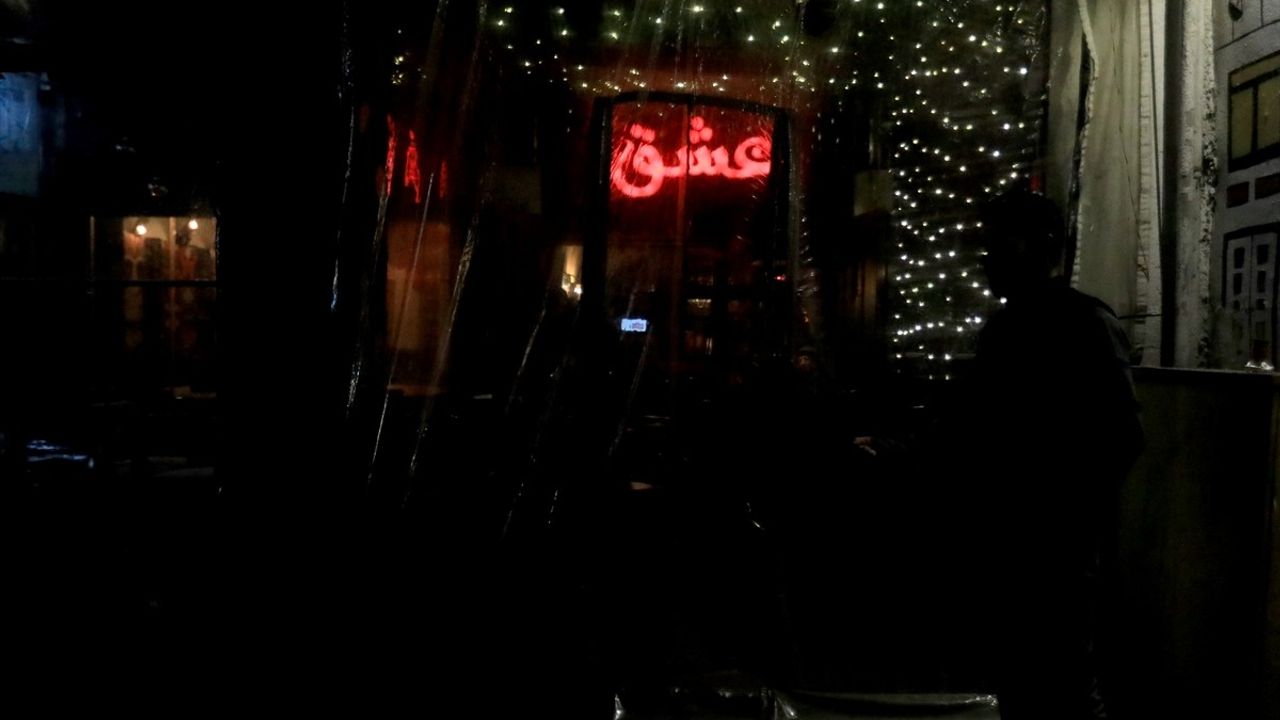 Suriyeliler, Devrik Rejimin Ardından İlk Sevgililer Günü'nü Kutladı