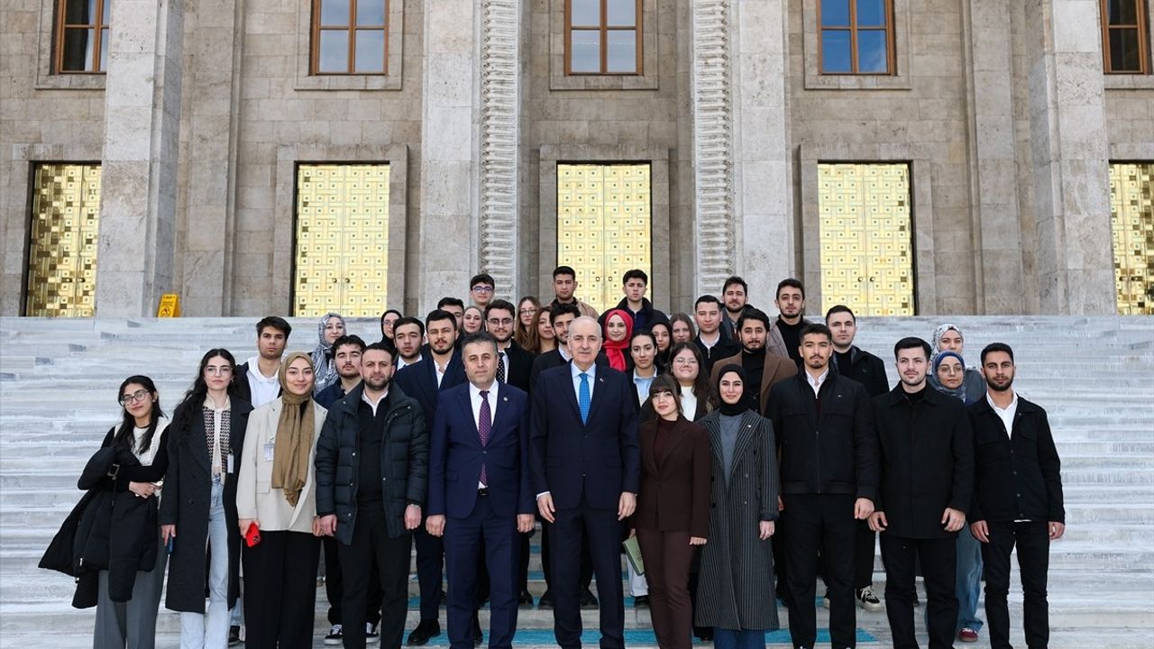 TBMM Başkanı Kurtulmuş, Hukuk Fakültesi Öğrencileri ile Buluştu
