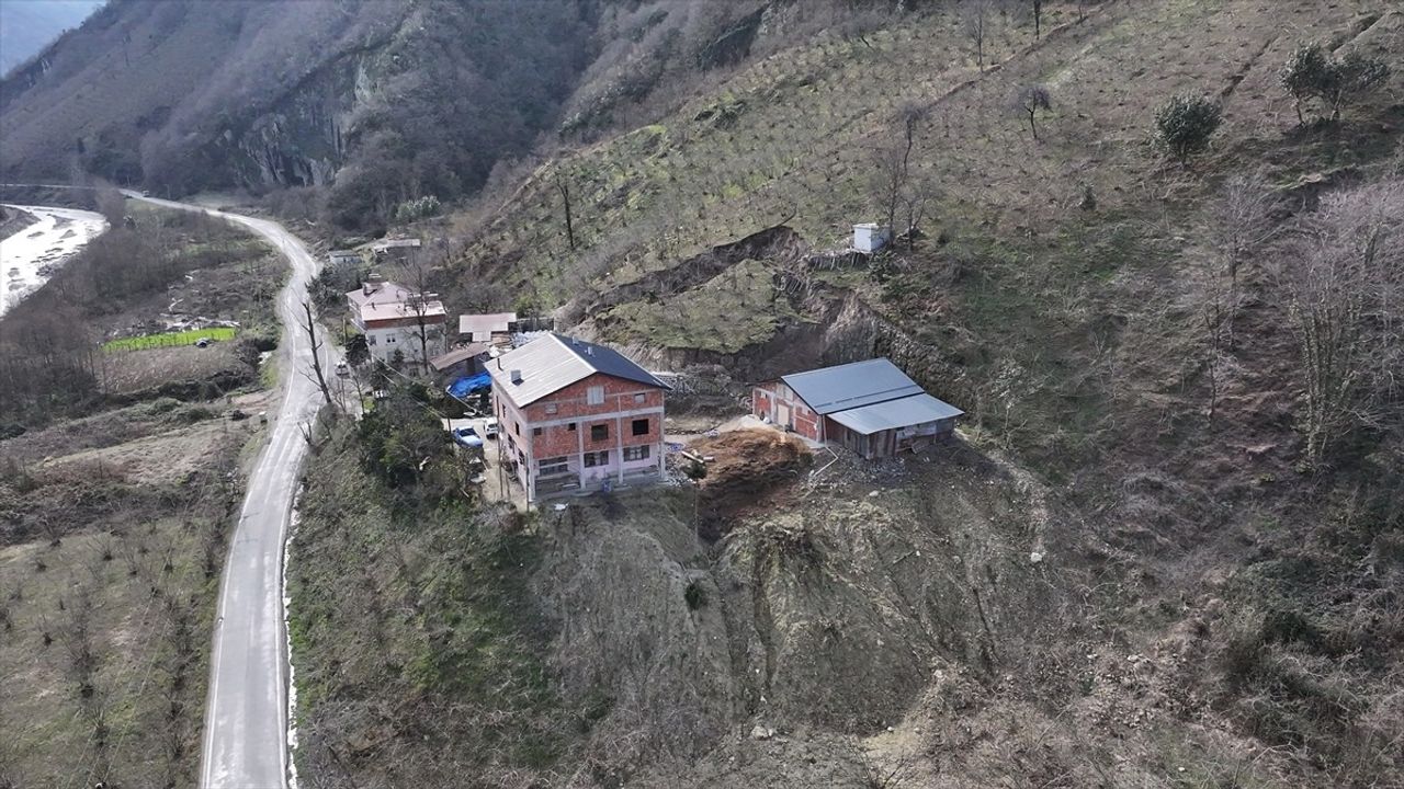 Trabzon'daki Heyelan Havadan Görüntülendi