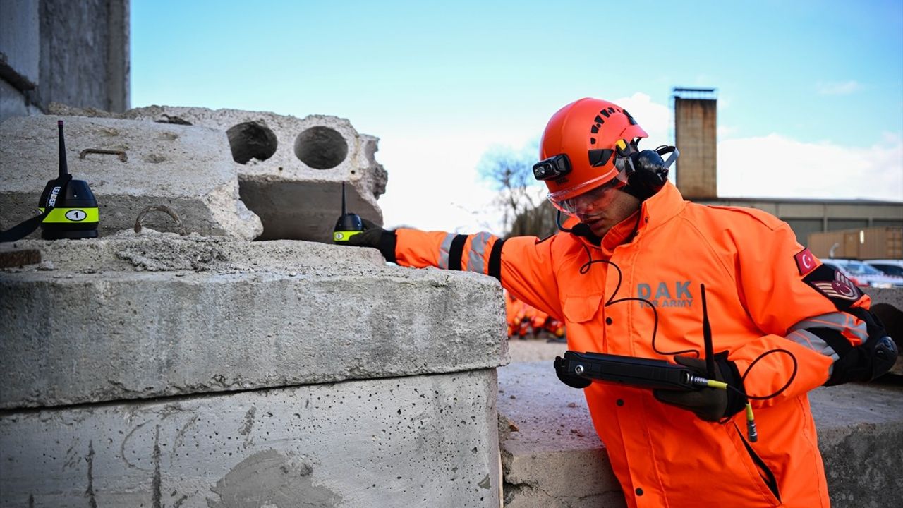 TSK İnsani Yardım Tugayı'ndan Deprem Tadbikatı