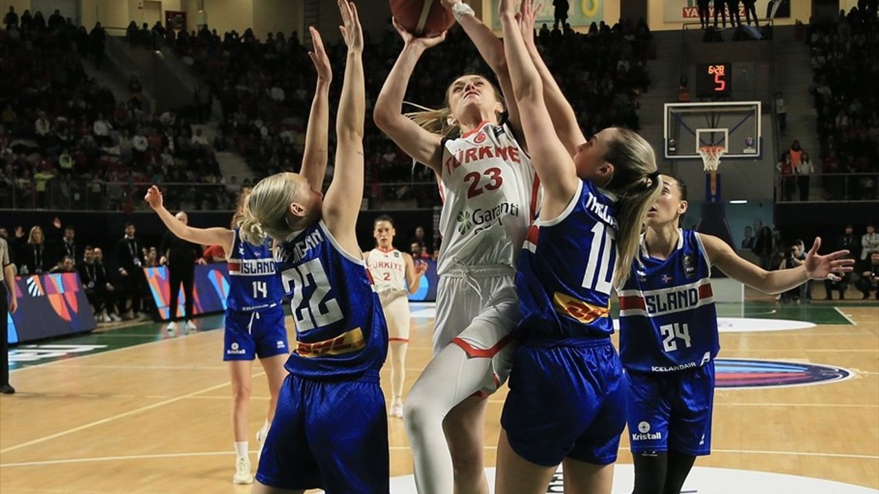 Türkiye A Milli Kadın Basketbol Takımı, İzlanda'yı Yendi